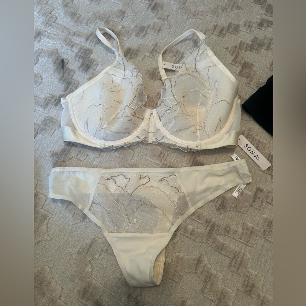 Soma Ivory Lace Bra and Panty Set